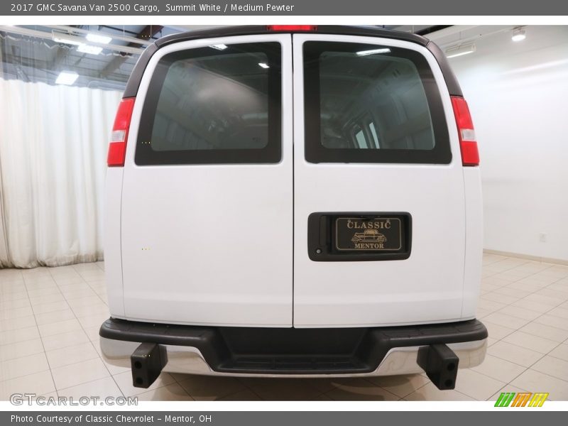 Summit White / Medium Pewter 2017 GMC Savana Van 2500 Cargo