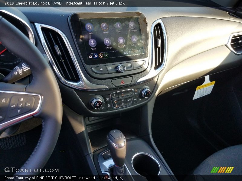 Iridescent Pearl Tricoat / Jet Black 2019 Chevrolet Equinox LT AWD