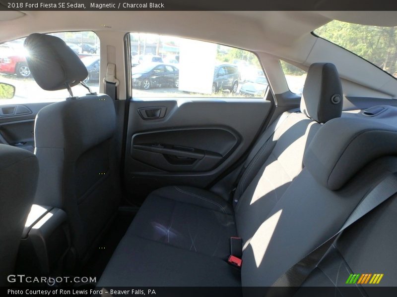 Magnetic / Charcoal Black 2018 Ford Fiesta SE Sedan