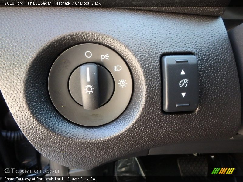 Magnetic / Charcoal Black 2018 Ford Fiesta SE Sedan