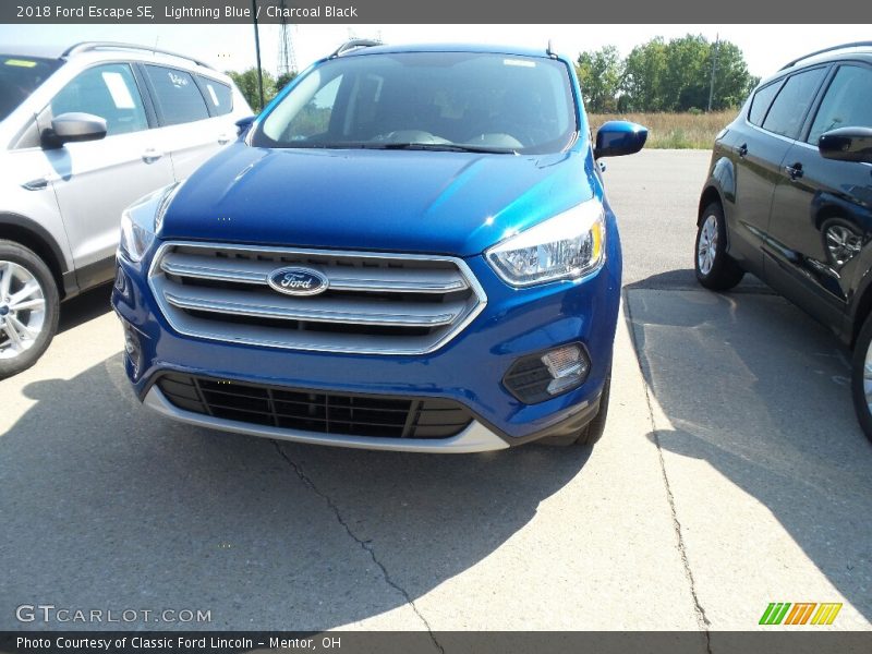 Lightning Blue / Charcoal Black 2018 Ford Escape SE