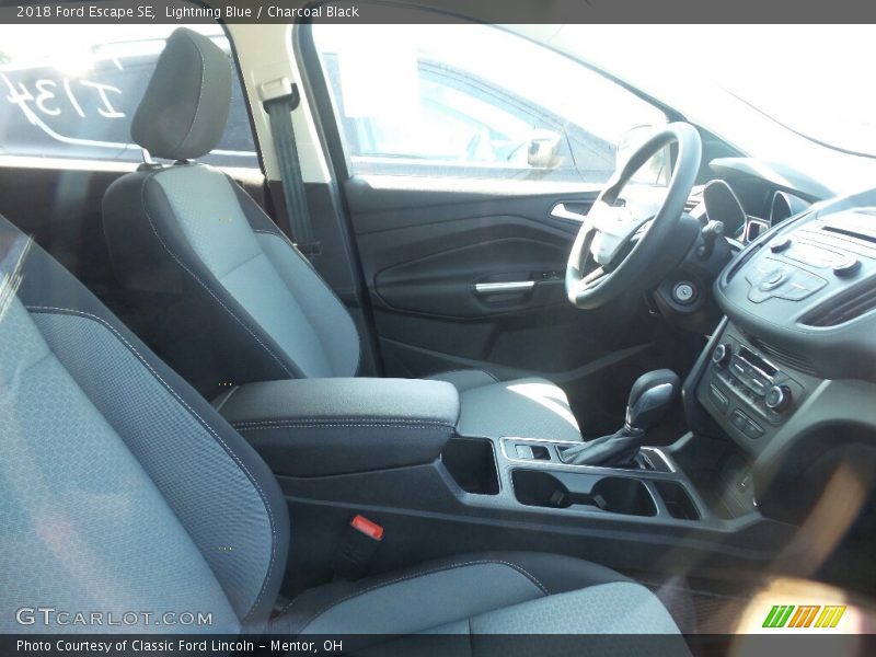 Lightning Blue / Charcoal Black 2018 Ford Escape SE
