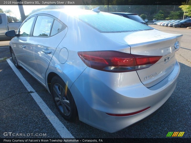 Symphony Silver / Black 2018 Hyundai Elantra SEL
