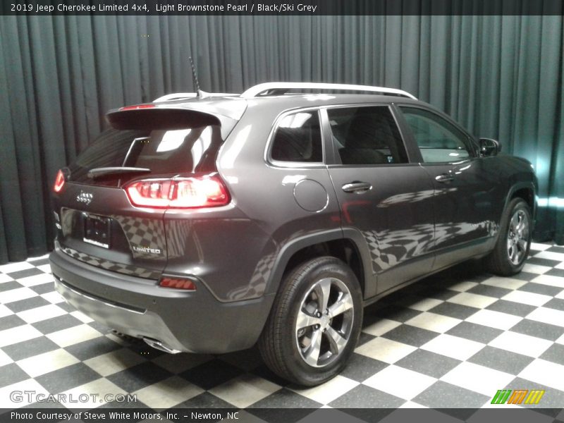 Light Brownstone Pearl / Black/Ski Grey 2019 Jeep Cherokee Limited 4x4