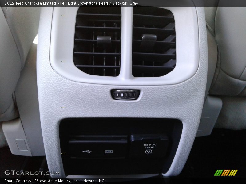 Light Brownstone Pearl / Black/Ski Grey 2019 Jeep Cherokee Limited 4x4