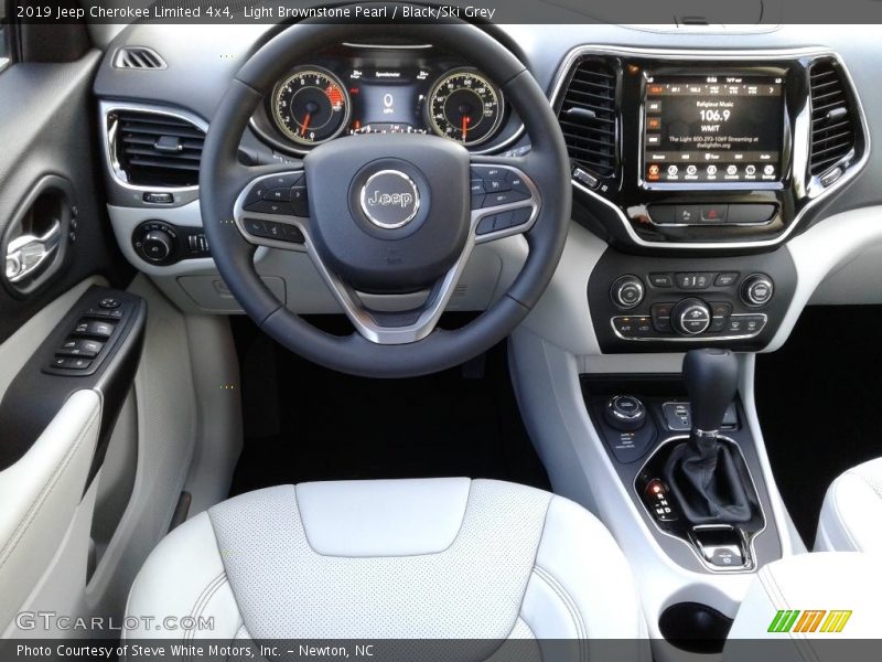 Light Brownstone Pearl / Black/Ski Grey 2019 Jeep Cherokee Limited 4x4