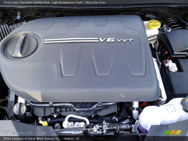 Light Brownstone Pearl / Black/Ski Grey 2019 Jeep Cherokee Limited 4x4