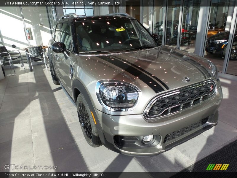 Melting Silver / Carbon Black 2019 Mini Countryman Cooper S All4