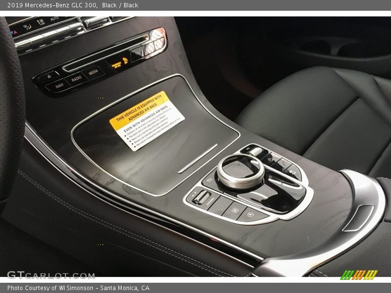 Black / Black 2019 Mercedes-Benz GLC 300
