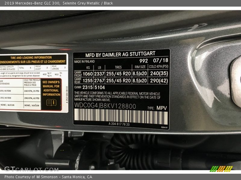 Selenite Grey Metallic / Black 2019 Mercedes-Benz GLC 300