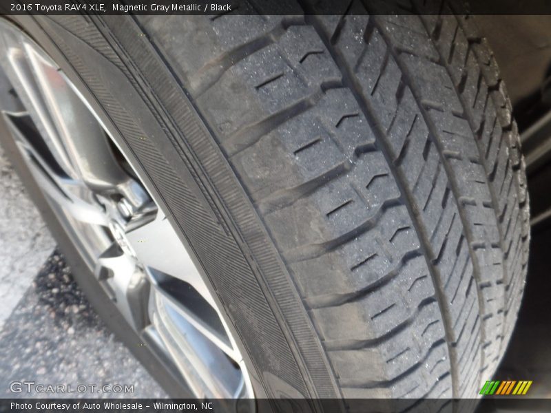 Magnetic Gray Metallic / Black 2016 Toyota RAV4 XLE