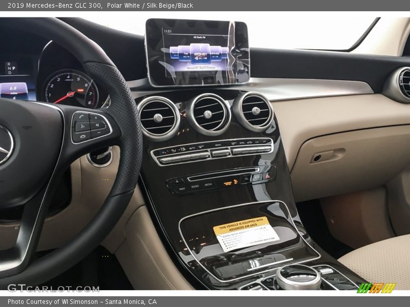 Polar White / Silk Beige/Black 2019 Mercedes-Benz GLC 300