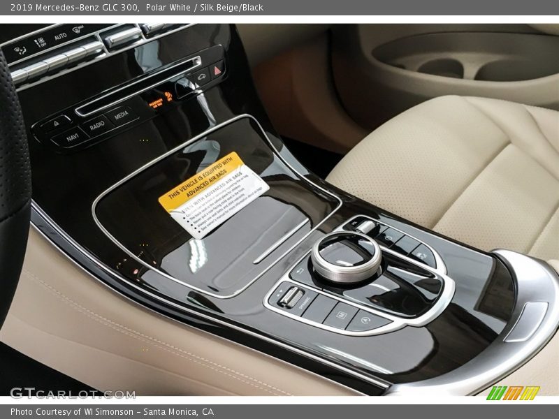Polar White / Silk Beige/Black 2019 Mercedes-Benz GLC 300