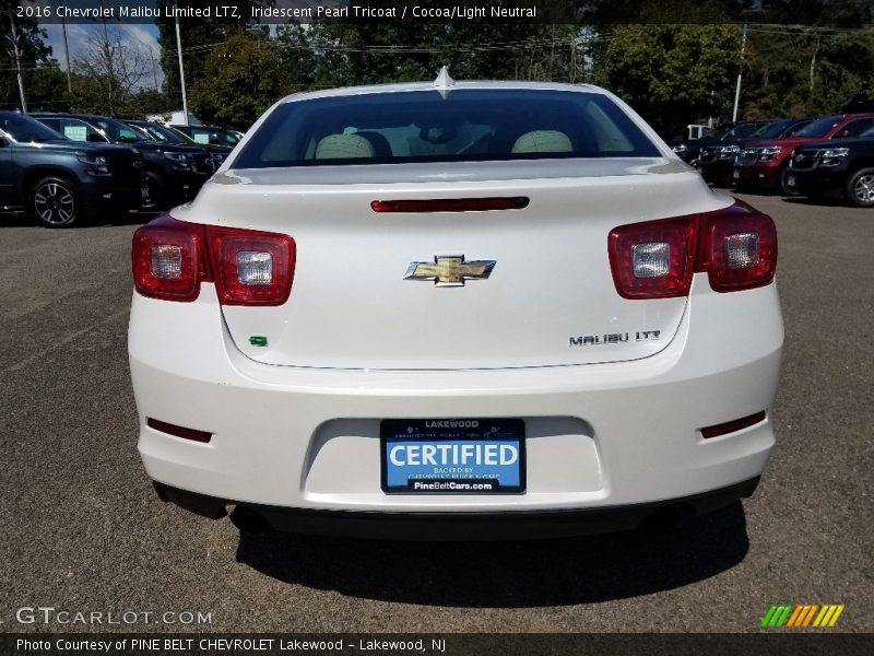 Iridescent Pearl Tricoat / Cocoa/Light Neutral 2016 Chevrolet Malibu Limited LTZ