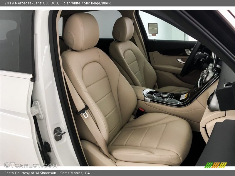 Polar White / Silk Beige/Black 2019 Mercedes-Benz GLC 300
