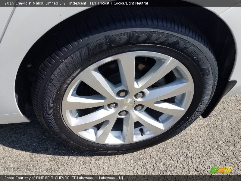 Iridescent Pearl Tricoat / Cocoa/Light Neutral 2016 Chevrolet Malibu Limited LTZ