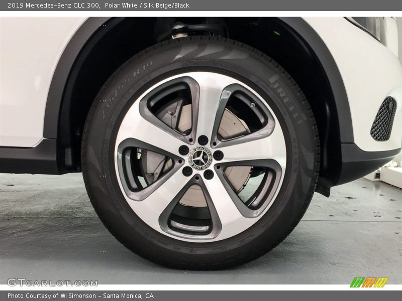 Polar White / Silk Beige/Black 2019 Mercedes-Benz GLC 300