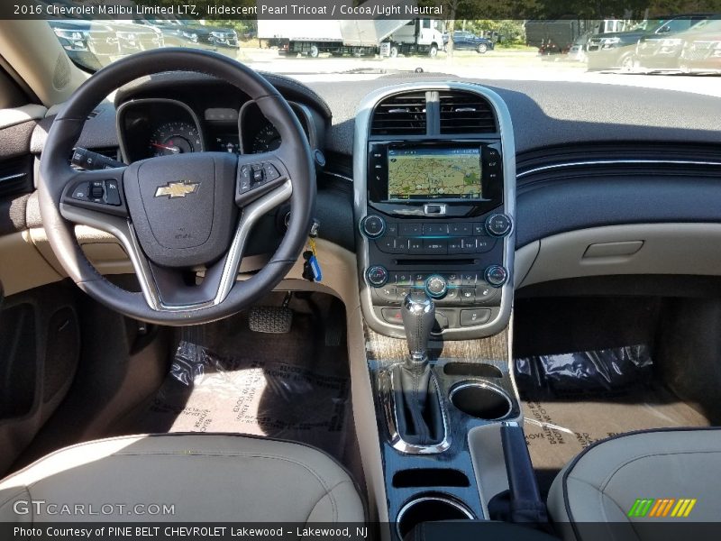 Iridescent Pearl Tricoat / Cocoa/Light Neutral 2016 Chevrolet Malibu Limited LTZ