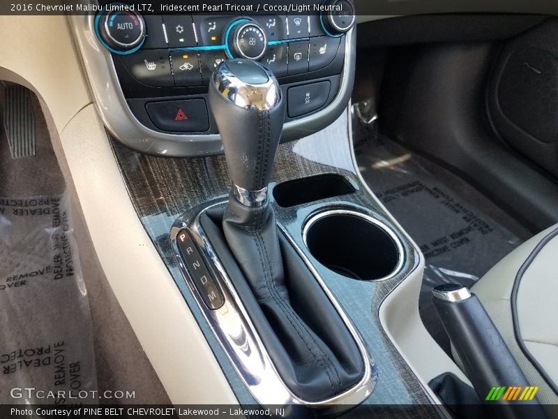 Iridescent Pearl Tricoat / Cocoa/Light Neutral 2016 Chevrolet Malibu Limited LTZ