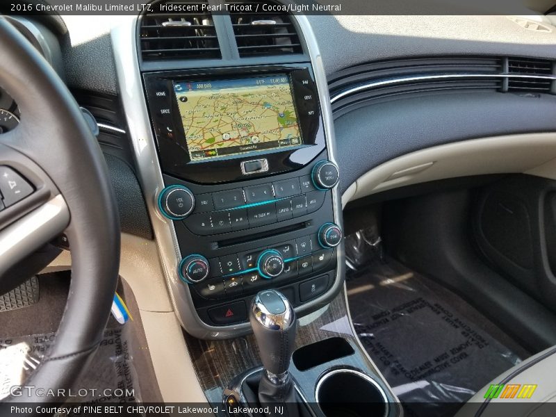 Iridescent Pearl Tricoat / Cocoa/Light Neutral 2016 Chevrolet Malibu Limited LTZ