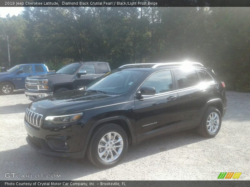 Diamond Black Crystal Pearl / Black/Light Frost Beige 2019 Jeep Cherokee Latitude