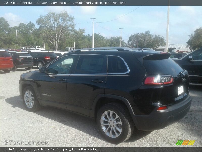 Diamond Black Crystal Pearl / Black/Light Frost Beige 2019 Jeep Cherokee Latitude