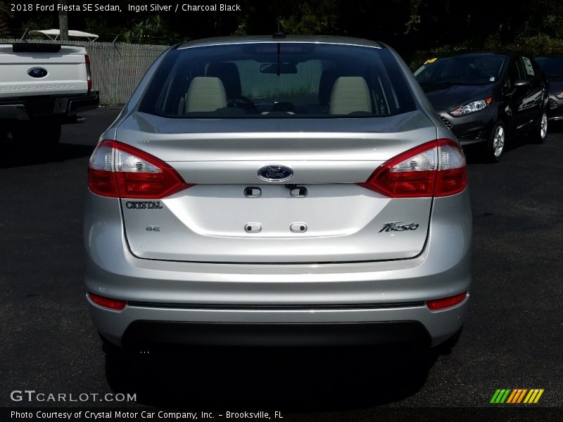 Ingot Silver / Charcoal Black 2018 Ford Fiesta SE Sedan