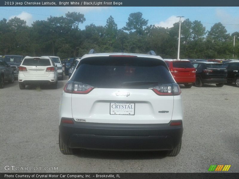 Bright White / Black/Light Frost Beige 2019 Jeep Cherokee Latitude