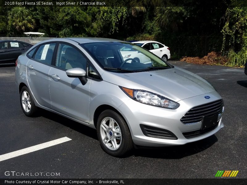 Ingot Silver / Charcoal Black 2018 Ford Fiesta SE Sedan