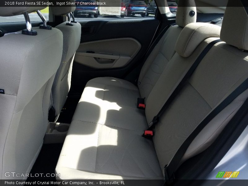Ingot Silver / Charcoal Black 2018 Ford Fiesta SE Sedan