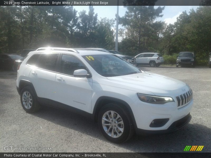 Bright White / Black/Light Frost Beige 2019 Jeep Cherokee Latitude