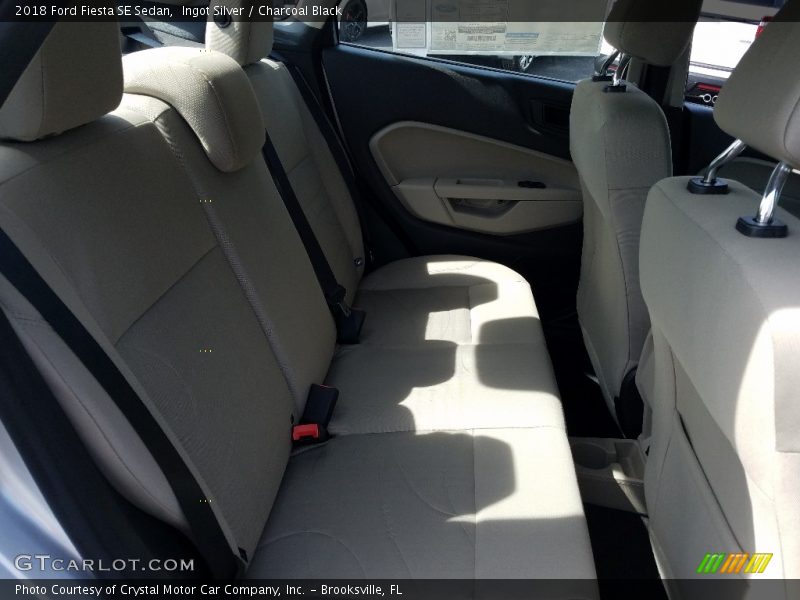 Ingot Silver / Charcoal Black 2018 Ford Fiesta SE Sedan