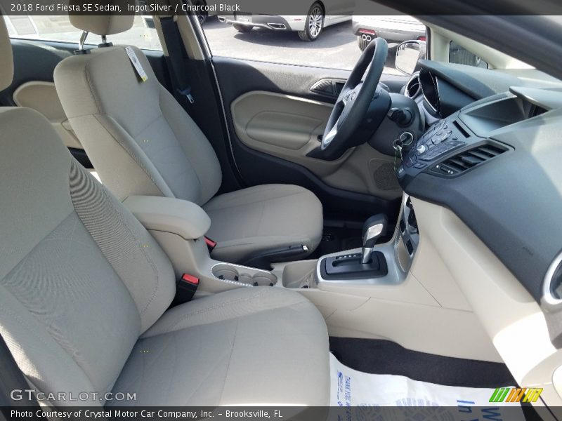 Ingot Silver / Charcoal Black 2018 Ford Fiesta SE Sedan