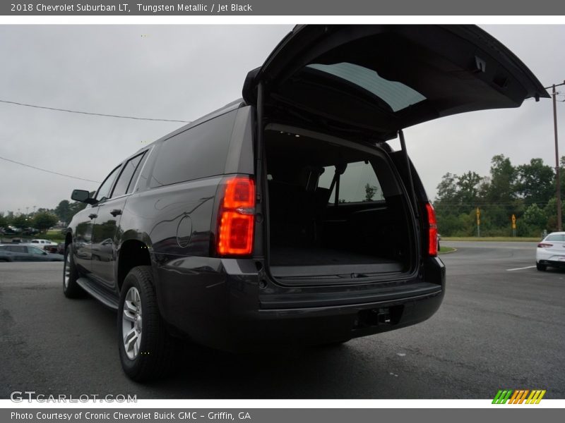 Tungsten Metallic / Jet Black 2018 Chevrolet Suburban LT