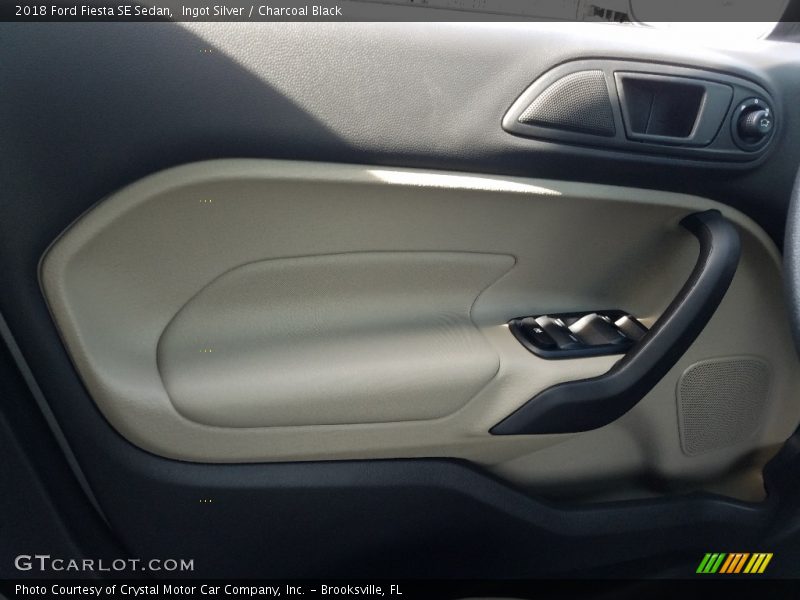 Ingot Silver / Charcoal Black 2018 Ford Fiesta SE Sedan