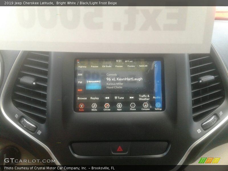 Bright White / Black/Light Frost Beige 2019 Jeep Cherokee Latitude