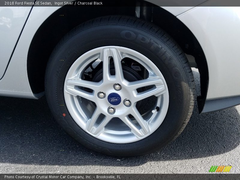 Ingot Silver / Charcoal Black 2018 Ford Fiesta SE Sedan