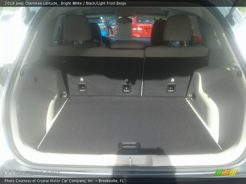 Bright White / Black/Light Frost Beige 2019 Jeep Cherokee Latitude