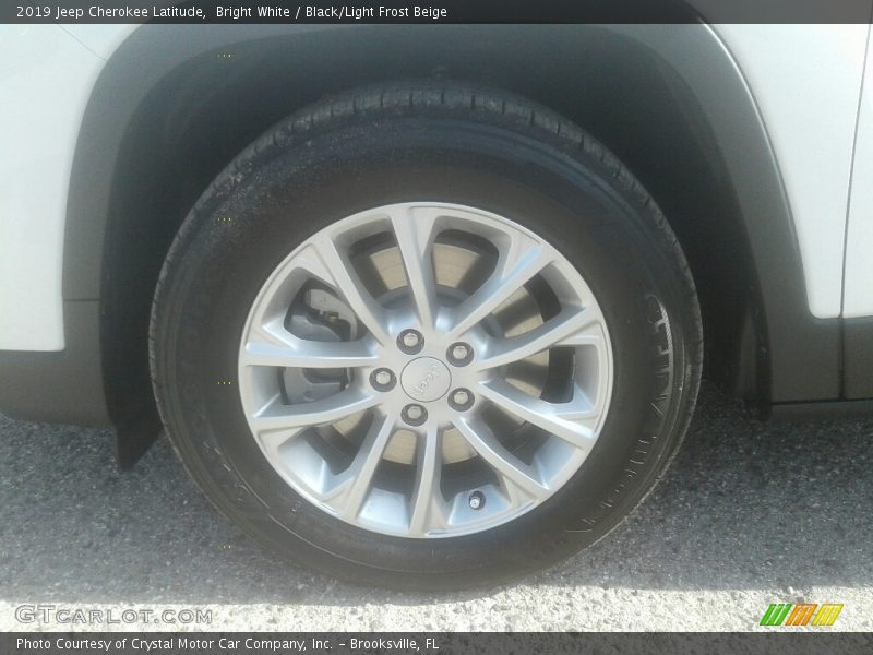 Bright White / Black/Light Frost Beige 2019 Jeep Cherokee Latitude