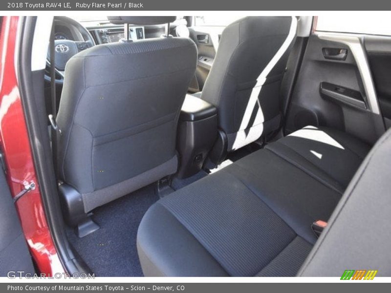 Ruby Flare Pearl / Black 2018 Toyota RAV4 LE