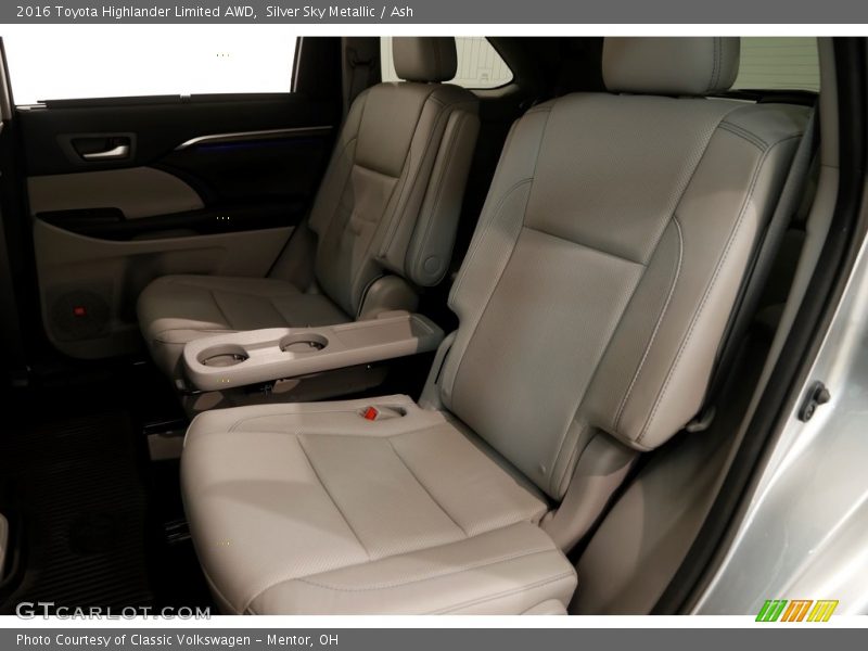 Silver Sky Metallic / Ash 2016 Toyota Highlander Limited AWD