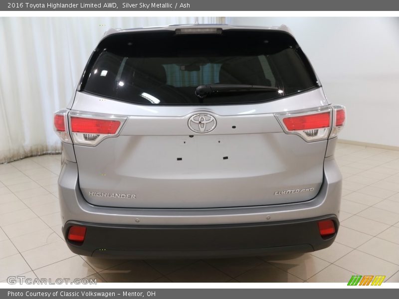 Silver Sky Metallic / Ash 2016 Toyota Highlander Limited AWD