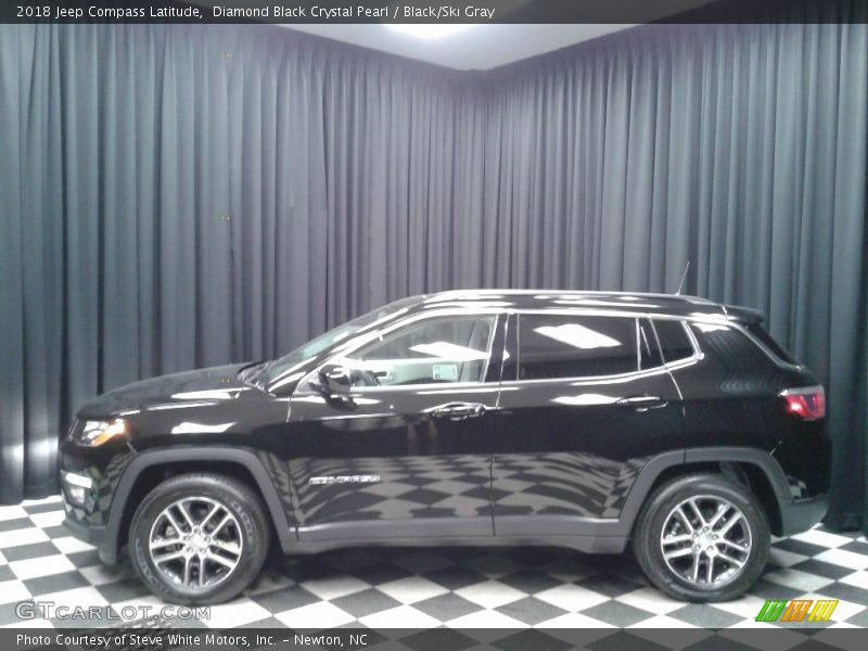 Diamond Black Crystal Pearl / Black/Ski Gray 2018 Jeep Compass Latitude