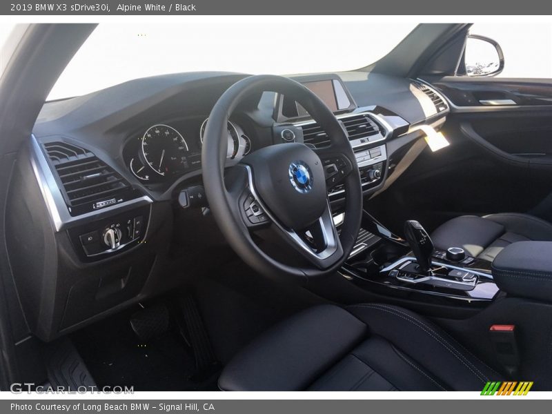 Alpine White / Black 2019 BMW X3 sDrive30i