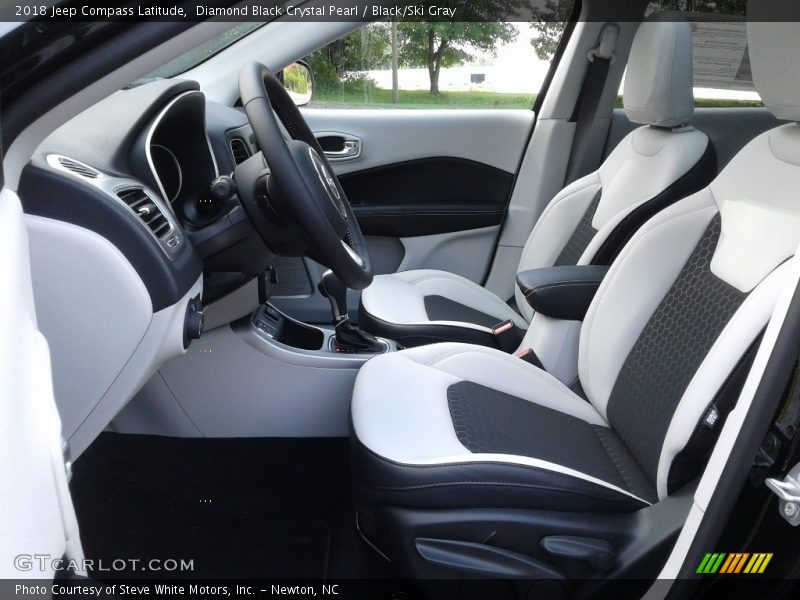 Diamond Black Crystal Pearl / Black/Ski Gray 2018 Jeep Compass Latitude