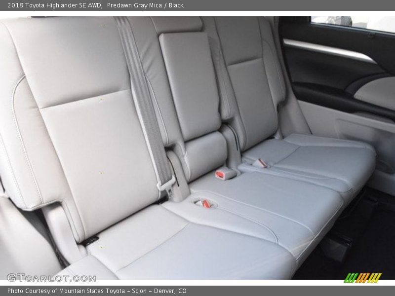 Predawn Gray Mica / Black 2018 Toyota Highlander SE AWD