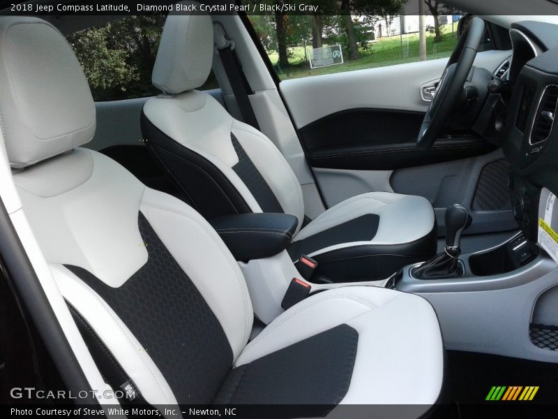 Diamond Black Crystal Pearl / Black/Ski Gray 2018 Jeep Compass Latitude