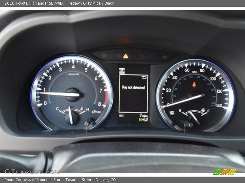 Predawn Gray Mica / Black 2018 Toyota Highlander SE AWD