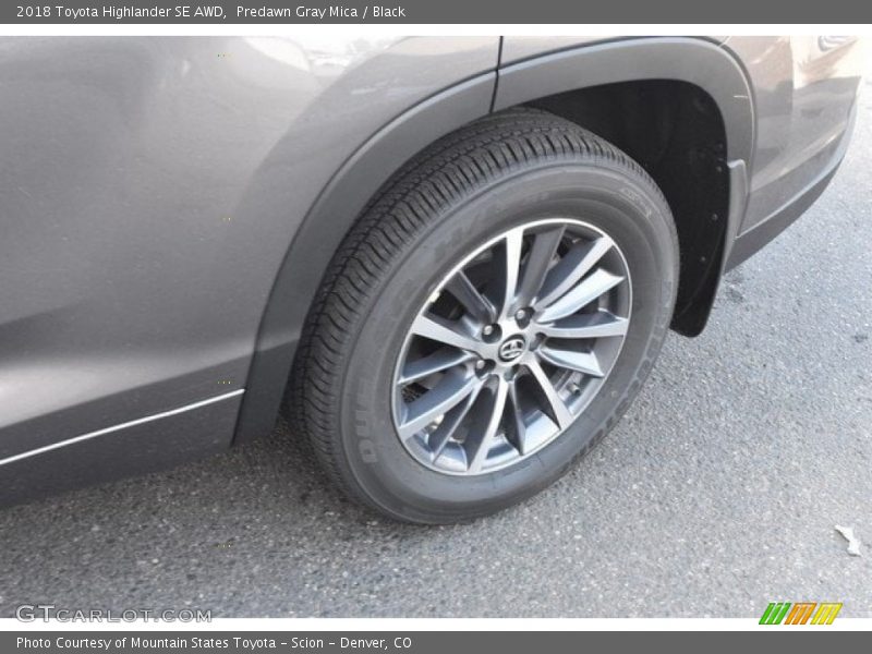 Predawn Gray Mica / Black 2018 Toyota Highlander SE AWD