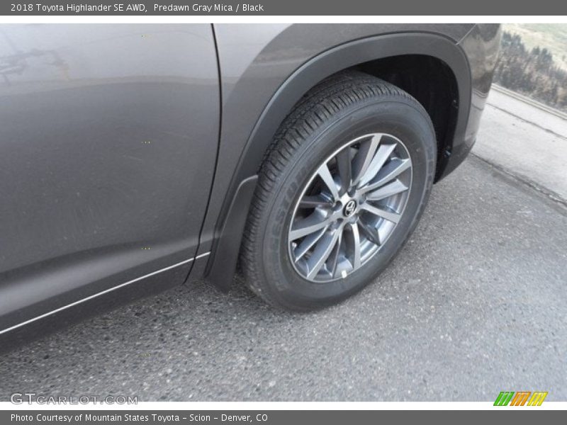 Predawn Gray Mica / Black 2018 Toyota Highlander SE AWD
